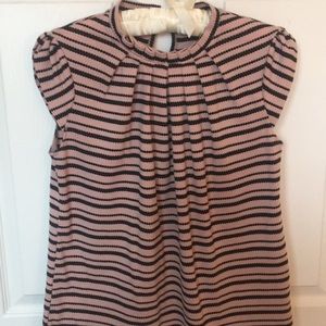 Super cute cap sleeve top